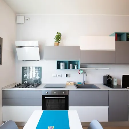 Vinhome Bilocale Con Garage Privato Centro