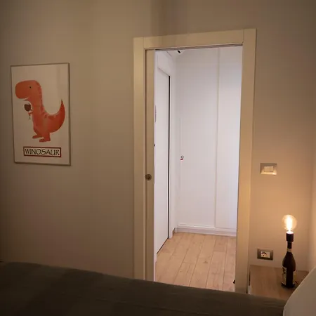 Vinhome Bilocale Con Garage Privato Centro