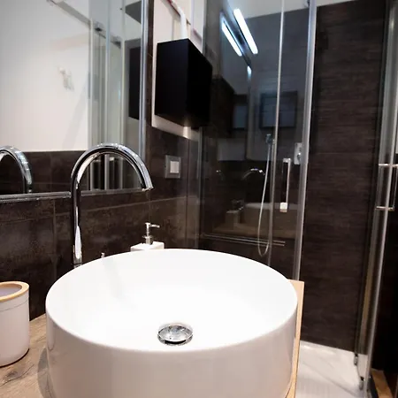Apartment Vinhome Bilocale Con Garage Privato Centro