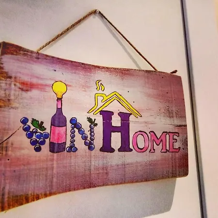 Vinhome Bilocale Con Garage Privato Centro